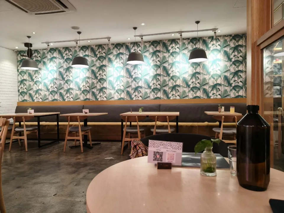 Cozy dining area at Cafe 1986